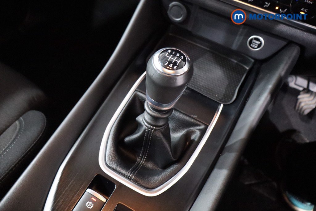 Nissan Qashqai N-Connecta Manual Petrol SUV - Stock Number (1592005) - 14th supplementary image
