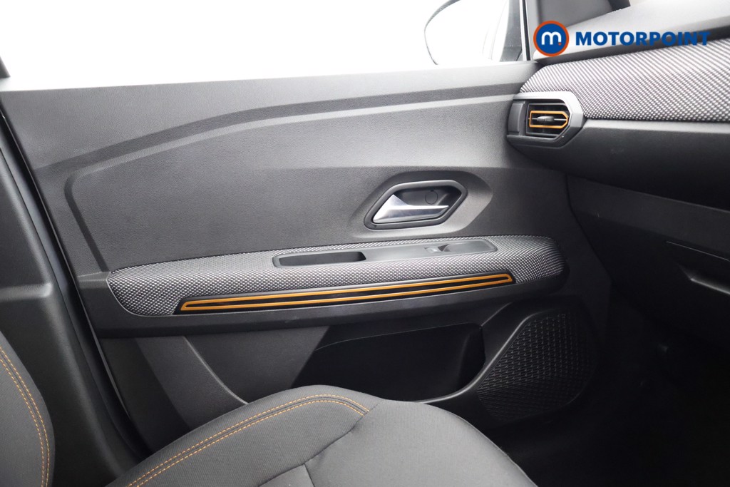 Dacia Sandero Stepway Prestige Manual Petrol Hatchback - Stock Number (1592341) - 9th supplementary image
