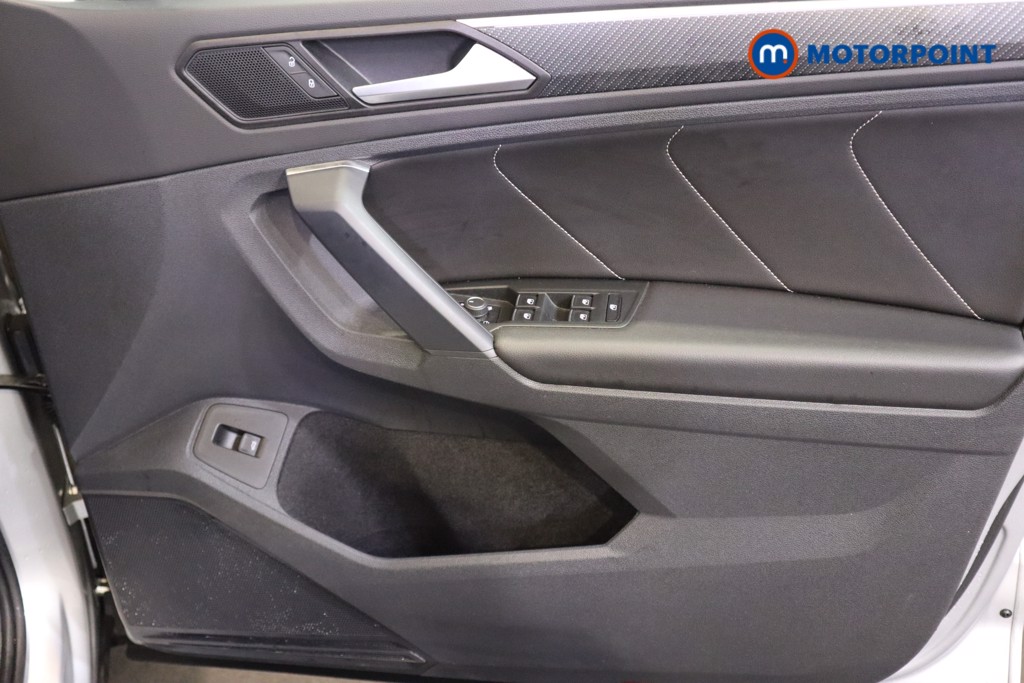 Volkswagen Tiguan R-Line Automatic Petrol SUV - Stock Number (1592605) - 14th supplementary image