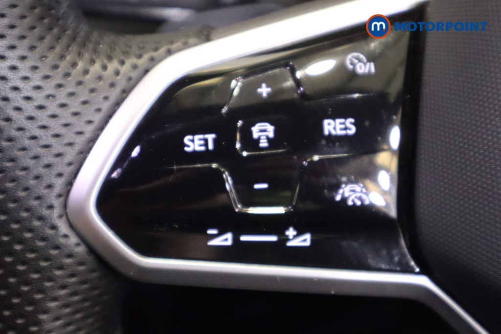 Volkswagen Tiguan R-Line Automatic Petrol SUV - Stock Number (1592605) - 18th supplementary image