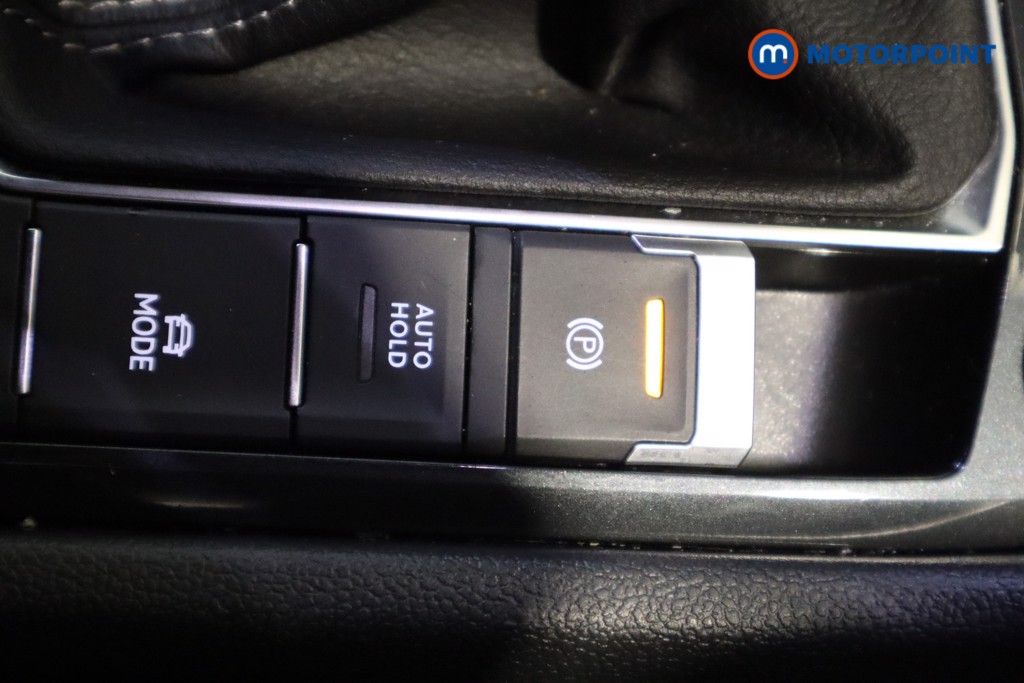 Volkswagen Tiguan R-Line Automatic Petrol SUV - Stock Number (1592605) - 23rd supplementary image