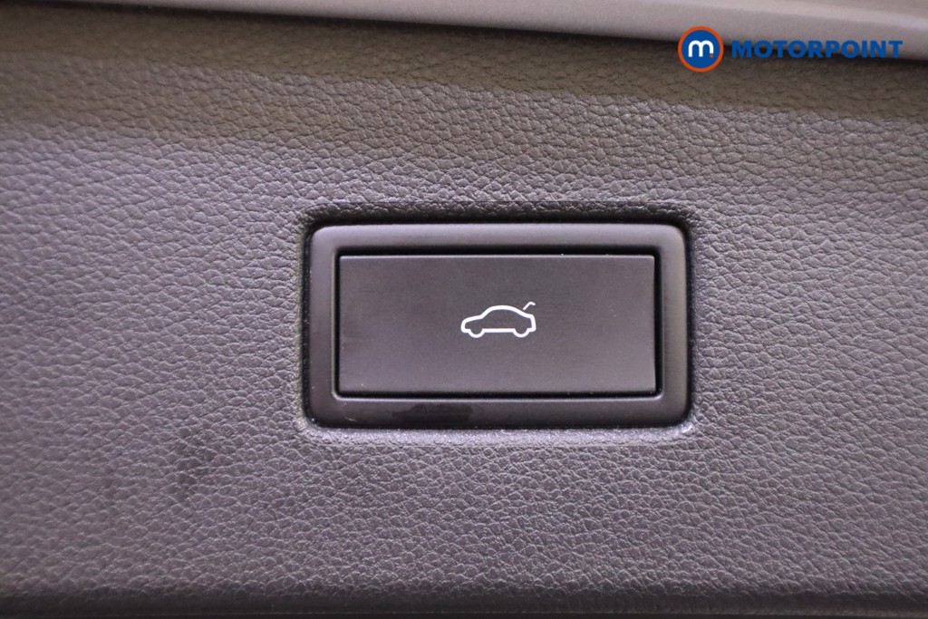 Volkswagen Tiguan R-Line Automatic Petrol SUV - Stock Number (1592605) - 32nd supplementary image