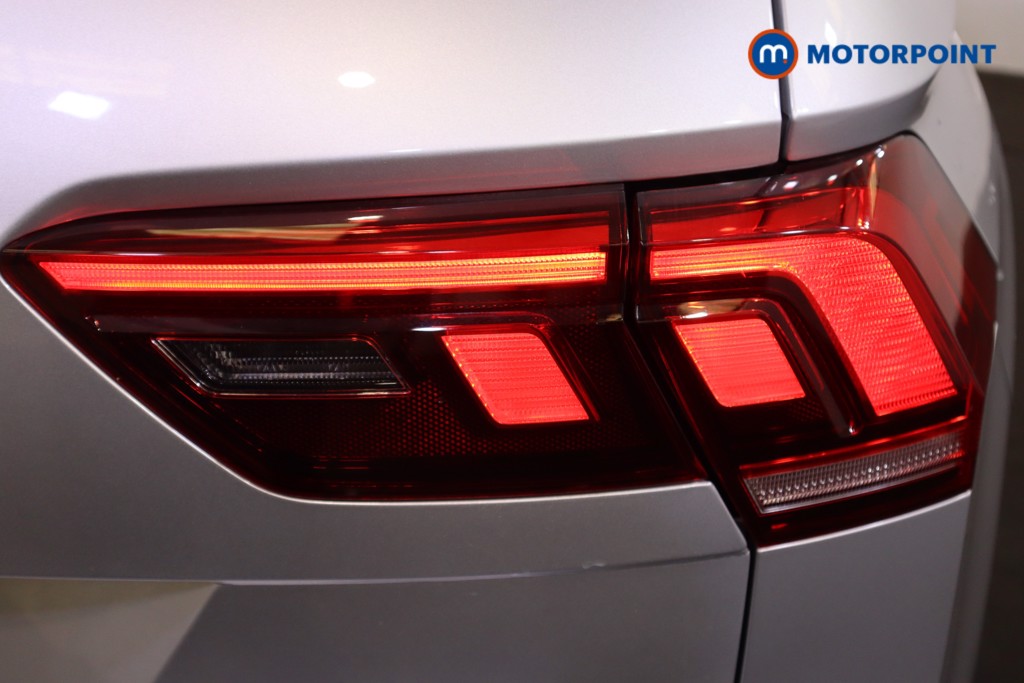 Volkswagen Tiguan R-Line Automatic Petrol SUV - Stock Number (1592605) - 35th supplementary image
