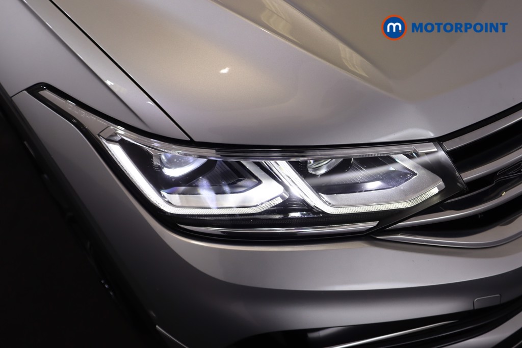 Volkswagen Tiguan R-Line Automatic Petrol SUV - Stock Number (1592605) - 38th supplementary image