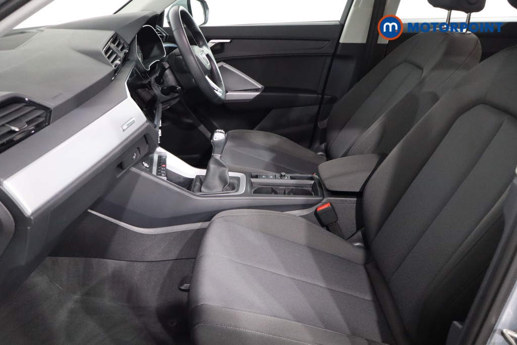 Audi Q3 Technik Manual Petrol SUV - Stock Number (1592638) - 4th supplementary image