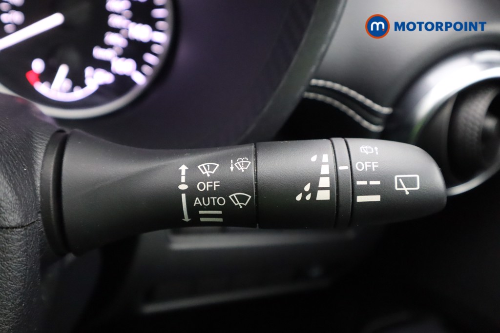 Nissan Juke N-Connecta Automatic Petrol-Electric Hybrid SUV - Stock Number (1592816) - 7th supplementary image