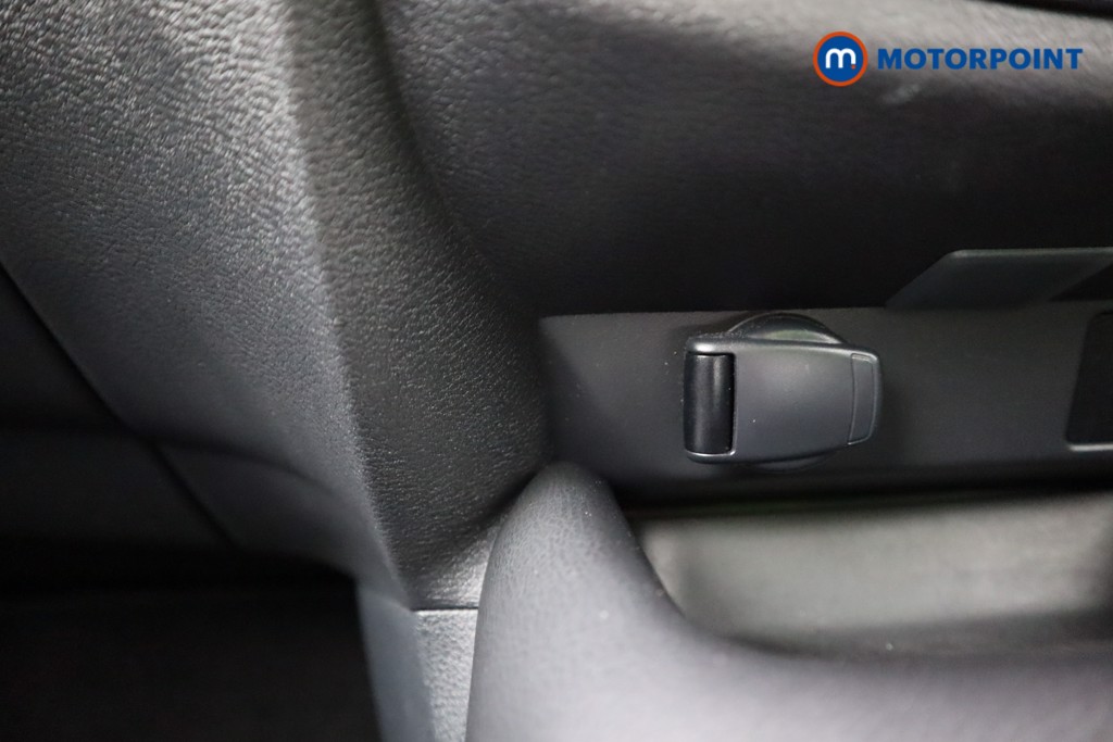 Nissan Juke N-Connecta Automatic Petrol-Electric Hybrid SUV - Stock Number (1592816) - 12th supplementary image