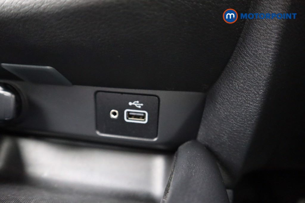 Nissan Juke N-Connecta Automatic Petrol-Electric Hybrid SUV - Stock Number (1592816) - 13th supplementary image