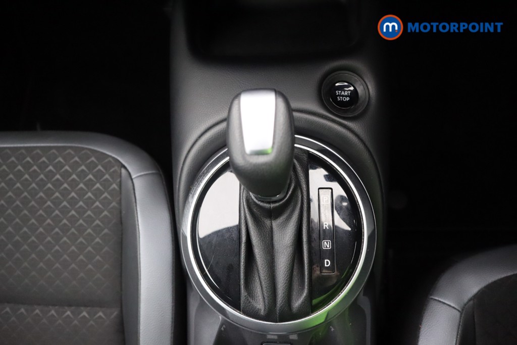 Nissan Juke N-Connecta Automatic Petrol-Electric Hybrid SUV - Stock Number (1592816) - 14th supplementary image