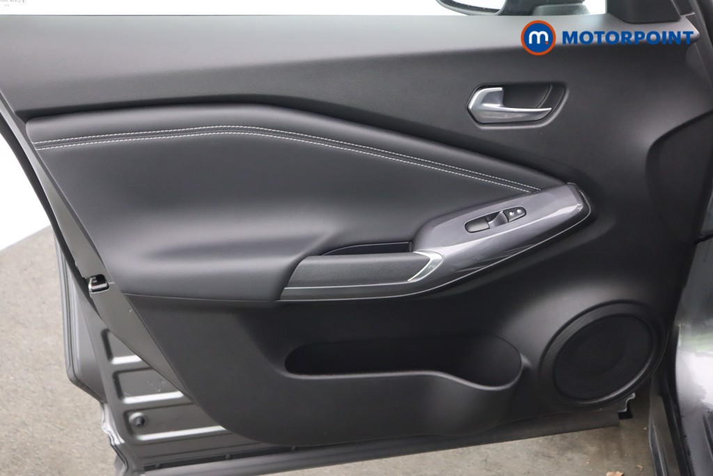 Nissan Juke N-Connecta Automatic Petrol-Electric Hybrid SUV - Stock Number (1592816) - 32nd supplementary image