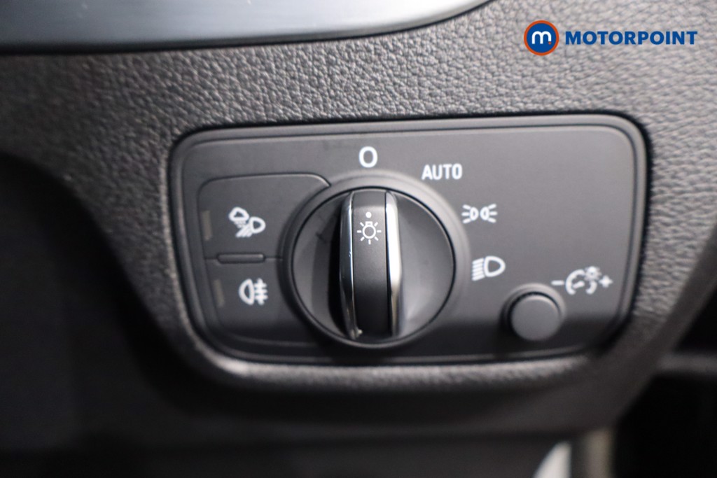 Audi Q2 Black Edition Manual Petrol SUV - Stock Number (1592907) - 22nd supplementary image