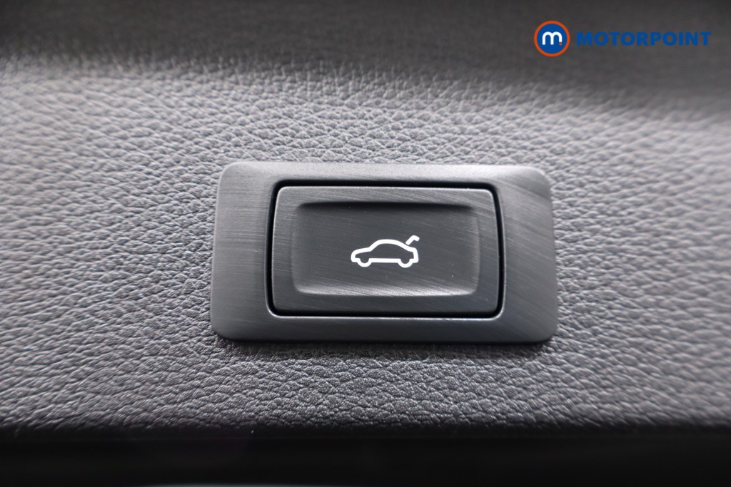 Audi Q2 Black Edition Manual Petrol SUV - Stock Number (1592907) - 39th supplementary image