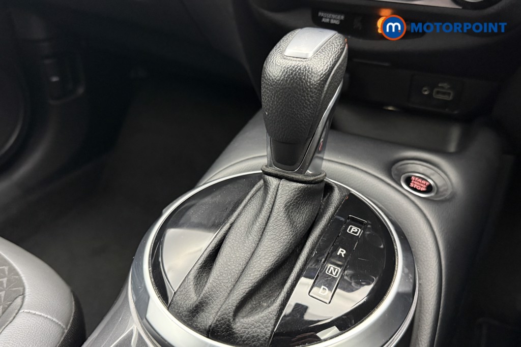Nissan Juke N-Connecta Automatic Petrol SUV - Stock Number (1541016) - 16th supplementary image