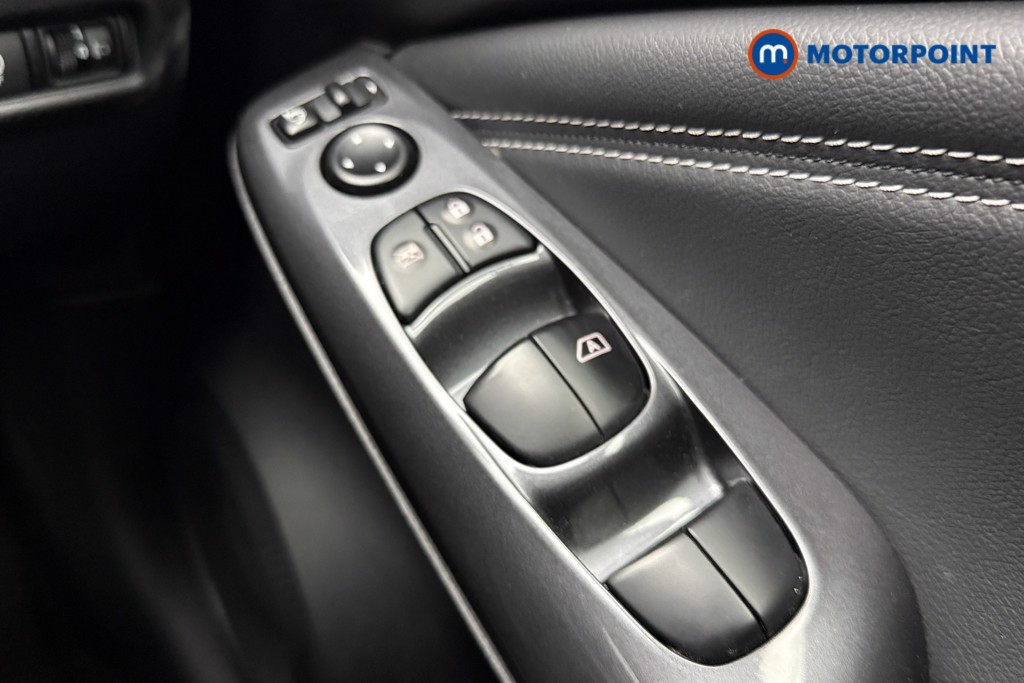 Nissan Juke N-Connecta Automatic Petrol SUV - Stock Number (1541016) - 18th supplementary image