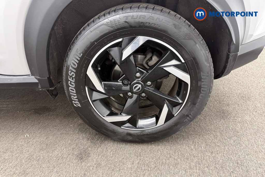 Nissan Juke N-Connecta Automatic Petrol SUV - Stock Number (1541016) - 25th supplementary image
