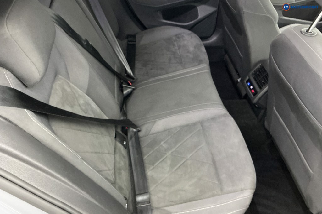 Volkswagen Golf Style Automatic Diesel Hatchback - Stock Number (1541421) - 4th supplementary image