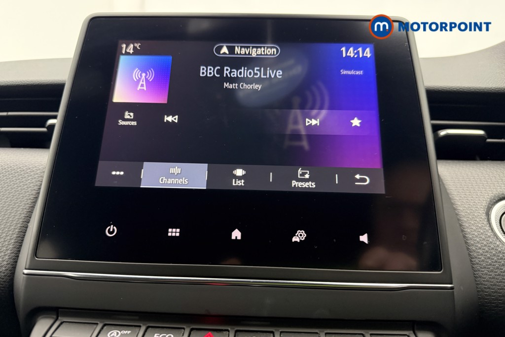 Renault Clio Iconic Manual Petrol Hatchback - Stock Number (1553256) - 4th supplementary image