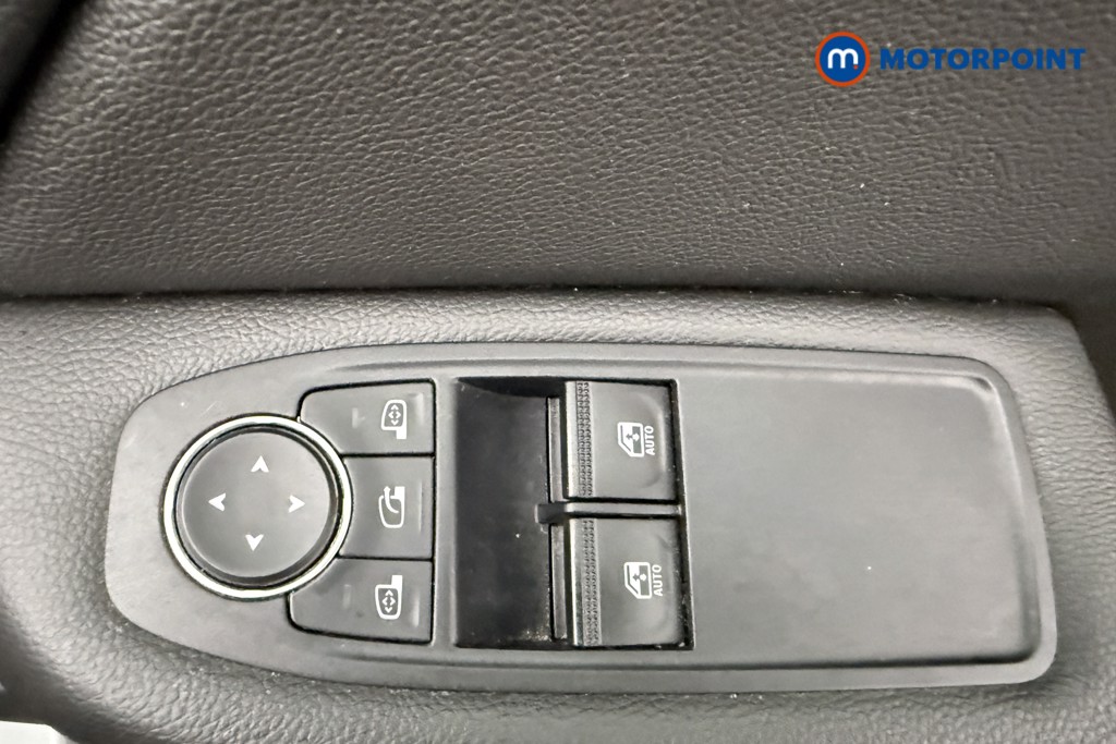 Renault Clio Iconic Manual Petrol Hatchback - Stock Number (1553256) - 19th supplementary image