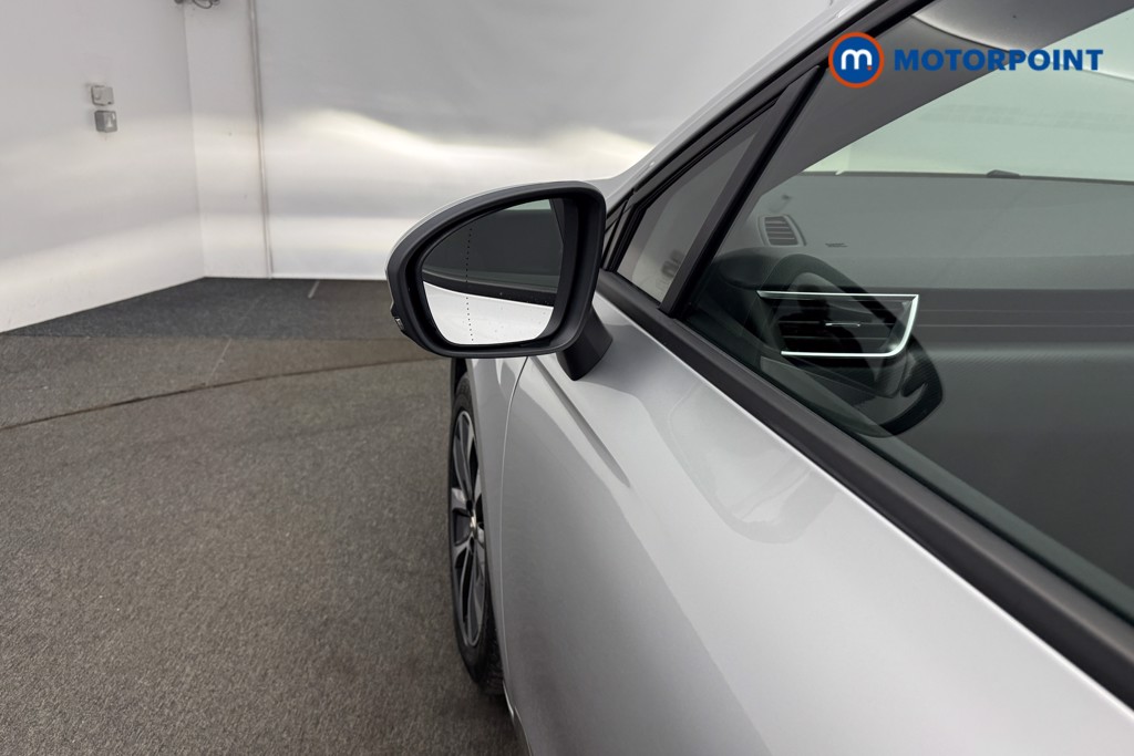 Renault Clio Iconic Manual Petrol Hatchback - Stock Number (1553256) - 27th supplementary image