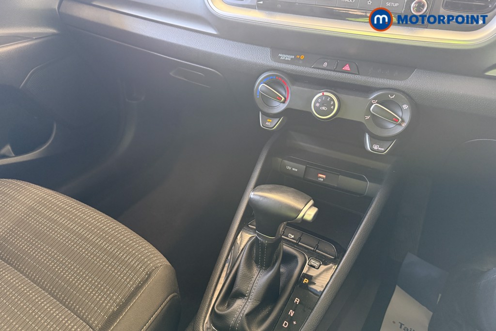 KIA Stonic 2 Automatic Petrol SUV - Stock Number (1556319) - 5th supplementary image