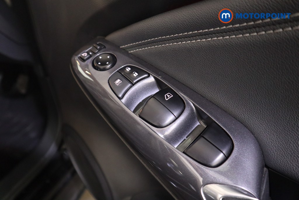 Nissan Juke Tekna Manual Petrol SUV - Stock Number (1576493) - 12th supplementary image