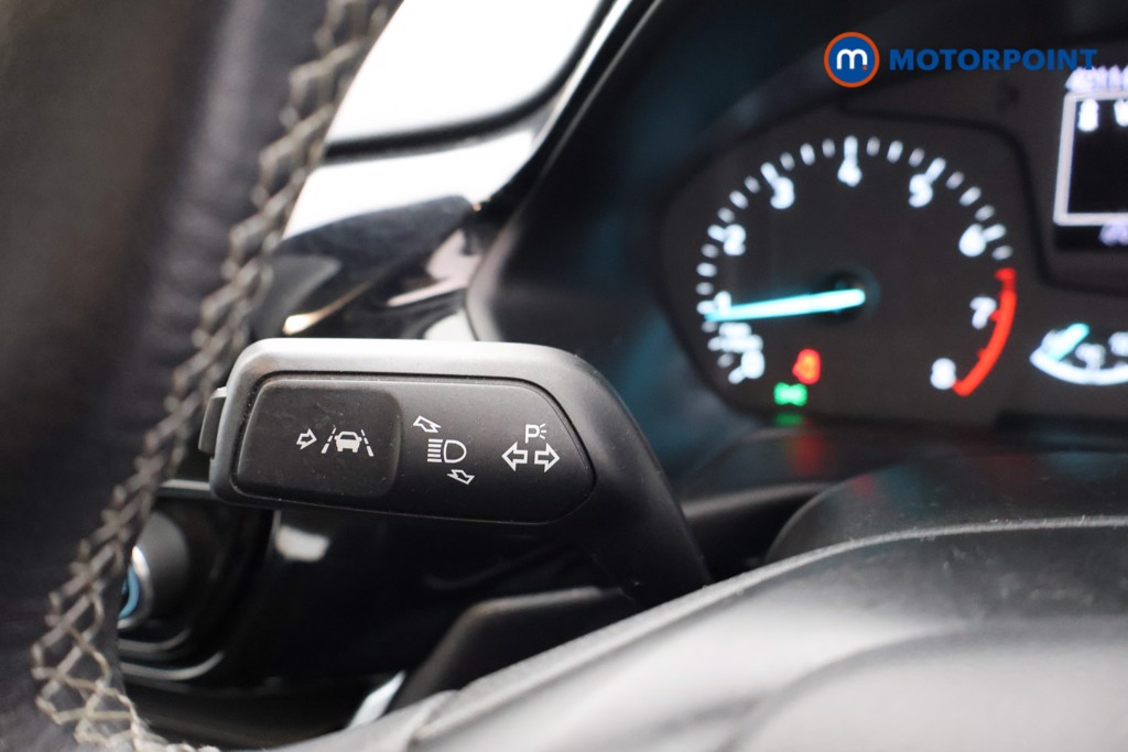 Ford Fiesta Zetec Manual Petrol Hatchback - Stock Number (1576720) - 5th supplementary image