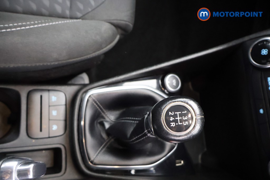 Ford Fiesta Zetec Manual Petrol Hatchback - Stock Number (1576720) - 10th supplementary image