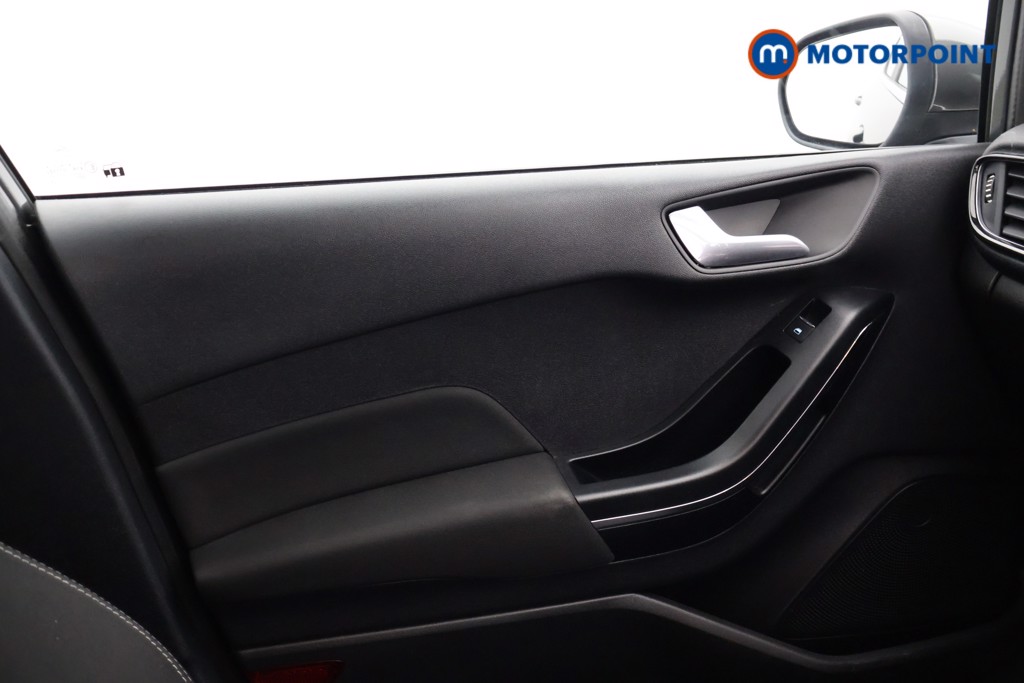 Ford Fiesta Zetec Manual Petrol Hatchback - Stock Number (1576720) - 13th supplementary image