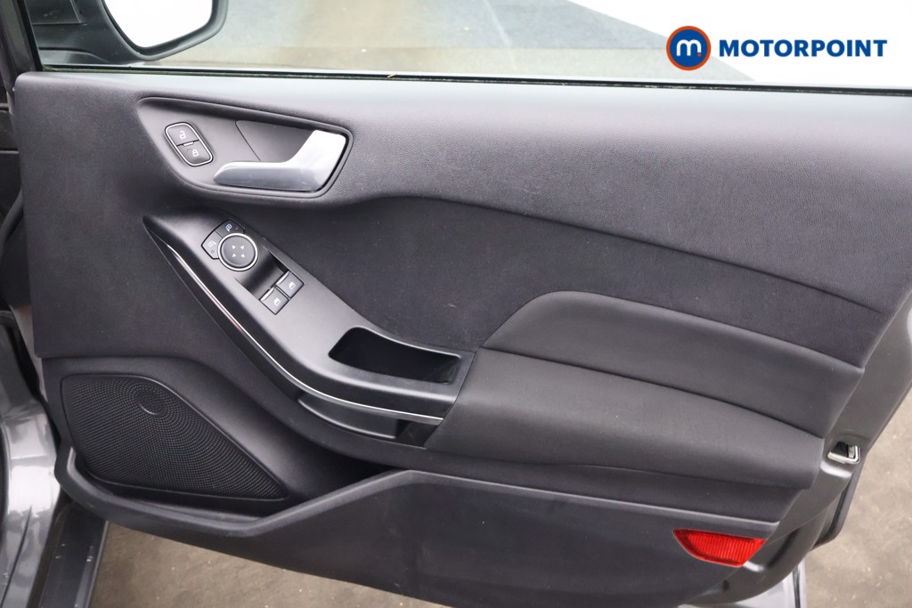 Ford Fiesta Zetec Manual Petrol Hatchback - Stock Number (1576720) - 14th supplementary image