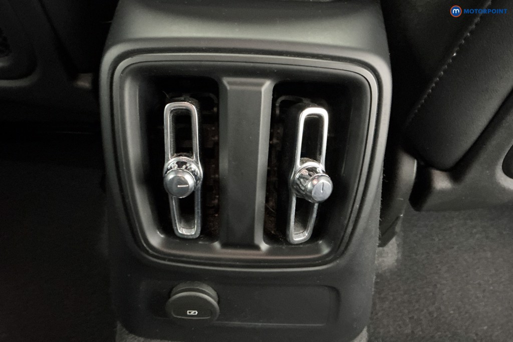 Volvo Xc40 R Design Pro Automatic Petrol Plug-In Hybrid SUV - Stock Number (1582218) - 10th supplementary image