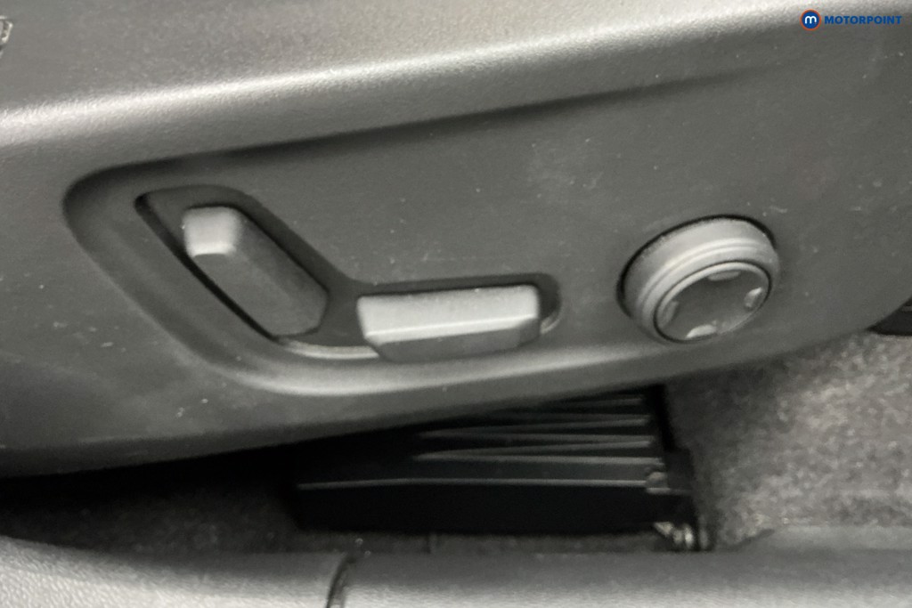 Volvo Xc40 R Design Pro Automatic Petrol Plug-In Hybrid SUV - Stock Number (1582218) - 21st supplementary image