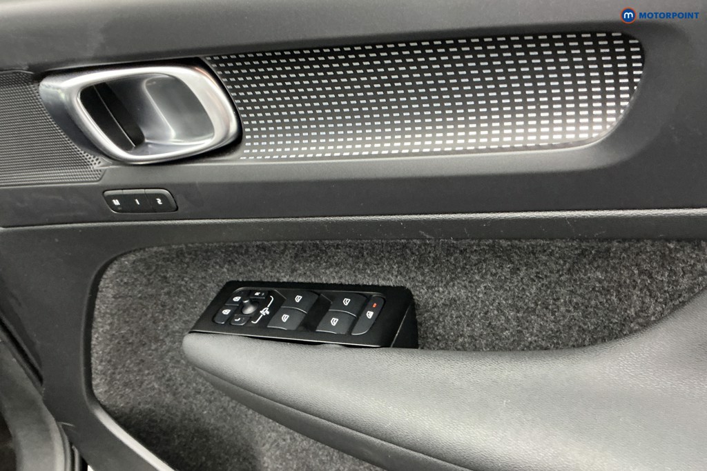 Volvo Xc40 R Design Pro Automatic Petrol Plug-In Hybrid SUV - Stock Number (1582218) - 23rd supplementary image