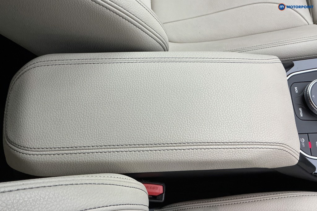 BMW 2 Series M Sport Manual Petrol Saloon - Stock Number (1583909) - 13th supplementary image