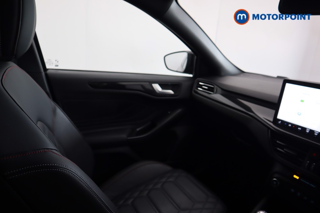 Ford Focus St-Line Vignale Manual Petrol Hatchback - Stock Number (1584888) - 17th supplementary image