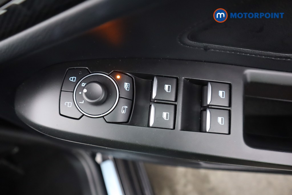 Ford Focus St-Line Vignale Manual Petrol Hatchback - Stock Number (1584888) - 18th supplementary image