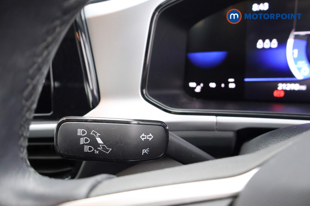 Volkswagen T-Roc Life Manual Petrol SUV - Stock Number (1585111) - 5th supplementary image