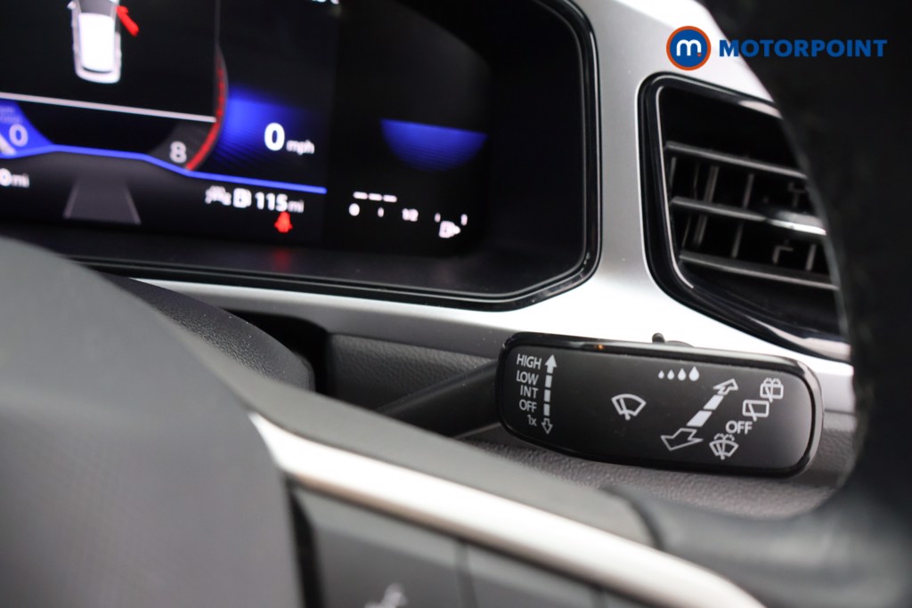 Volkswagen T-Roc Life Manual Petrol SUV - Stock Number (1585111) - 6th supplementary image