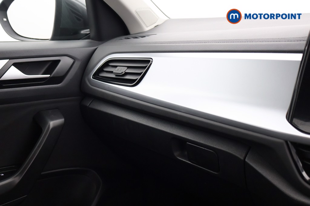 Volkswagen T-Roc Life Manual Petrol SUV - Stock Number (1585111) - 11th supplementary image