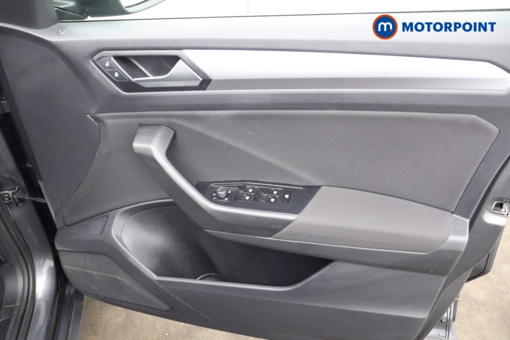 Volkswagen T-Roc Life Manual Petrol SUV - Stock Number (1585111) - 13th supplementary image