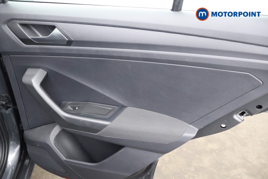 Volkswagen T-Roc Life Manual Petrol SUV - Stock Number (1585111) - 18th supplementary image