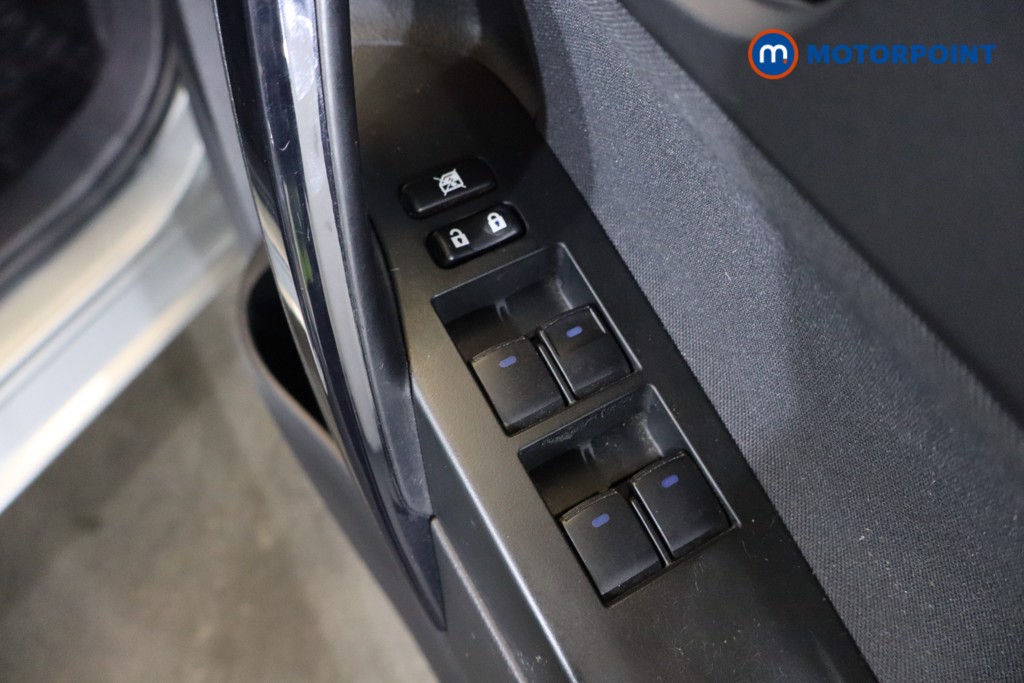 Toyota Auris Icon Manual Petrol Hatchback - Stock Number (1586379) - 16th supplementary image