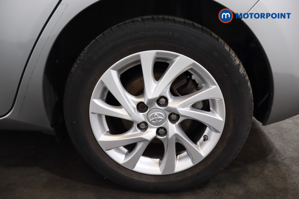 Toyota Auris Icon Manual Petrol Hatchback - Stock Number (1586379) - 25th supplementary image