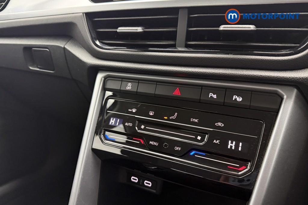 Volkswagen T-Roc Life Manual Petrol SUV - Stock Number (1586840) - 13th supplementary image