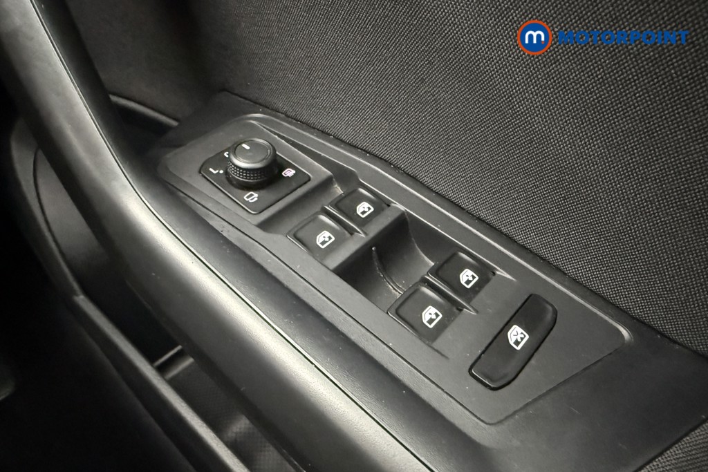 Volkswagen T-Roc Life Manual Petrol SUV - Stock Number (1586840) - 17th supplementary image