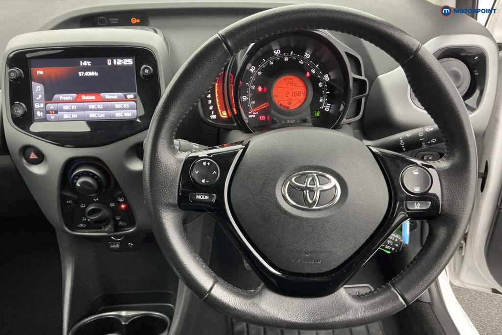 Toyota Aygo X-Play Manual Petrol Hatchback - Stock Number (1586878) - 1st supplementary image