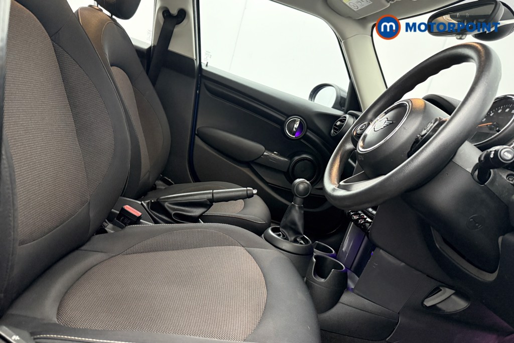 Mini Hatchback Cooper Classic Manual Petrol Hatchback - Stock Number (1587430) - 7th supplementary image