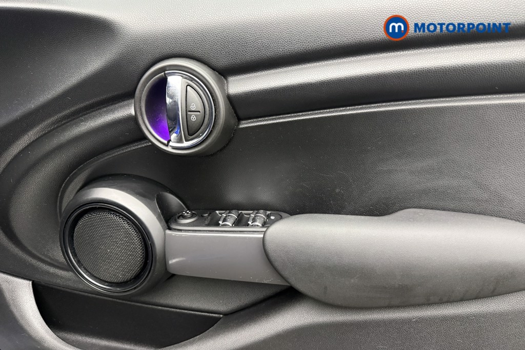 Mini Hatchback Cooper Classic Manual Petrol Hatchback - Stock Number (1587430) - 17th supplementary image