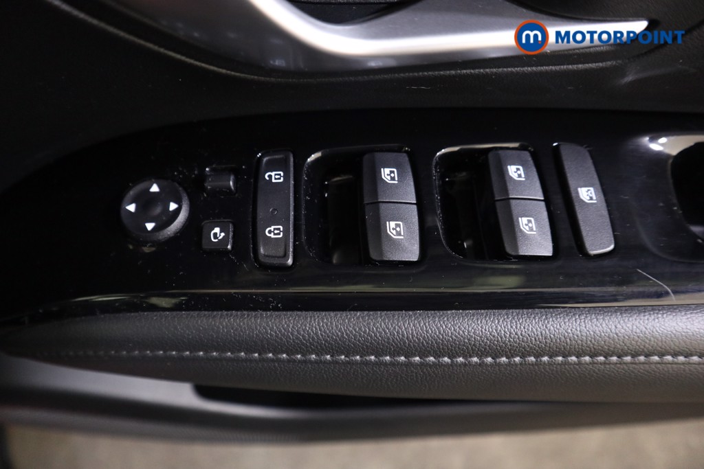 Hyundai Tucson Ultimate Automatic Petrol-Electric Hybrid SUV - Stock Number (1587885) - 12th supplementary image