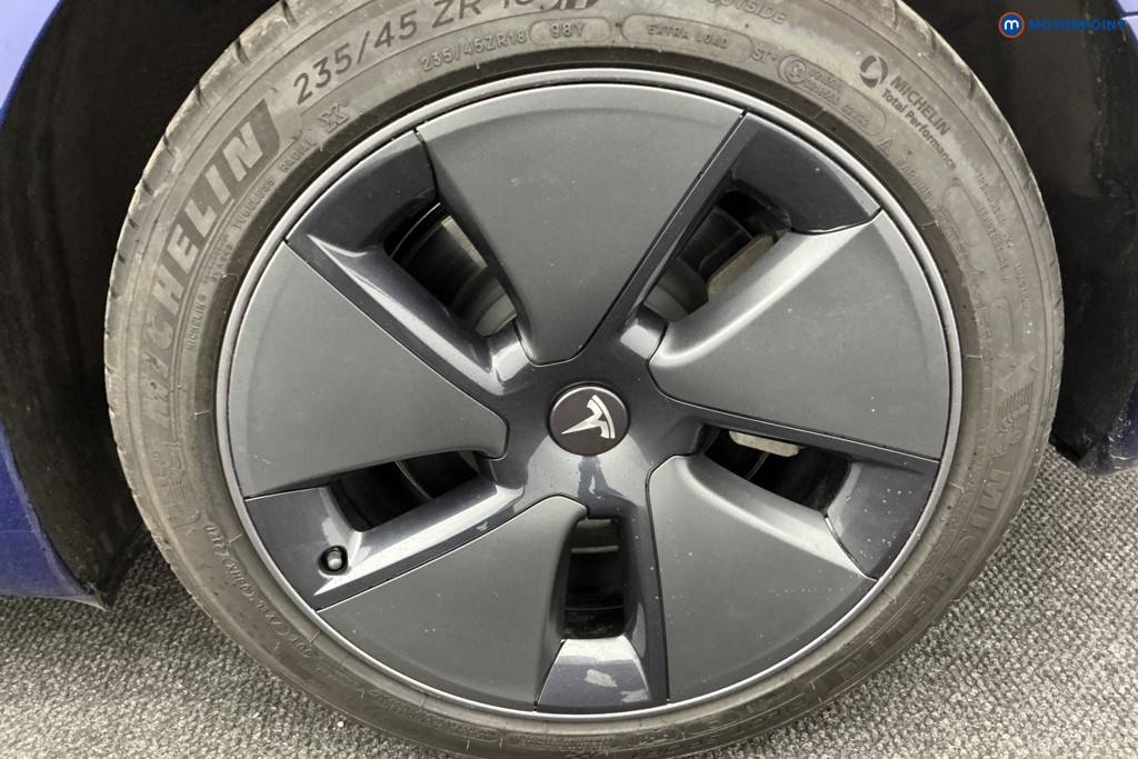 Tesla Model 3 Long Range Automatic Electric Saloon - Stock Number (1588544) - 33rd supplementary image