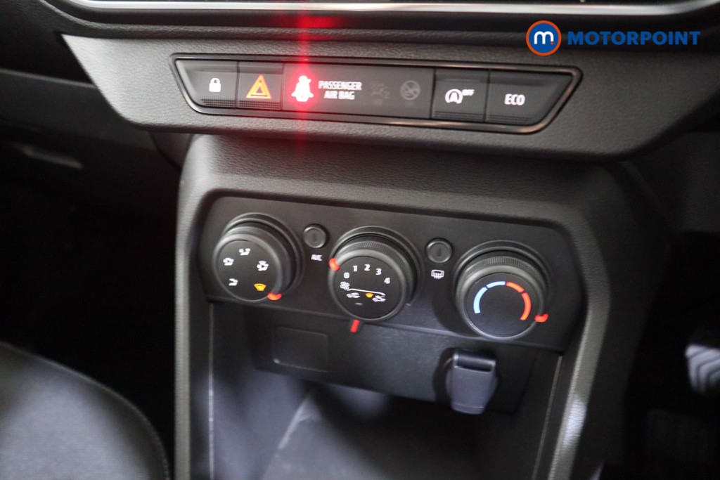 Dacia Sandero Comfort Manual Petrol Hatchback - Stock Number (1588790) - 7th supplementary image